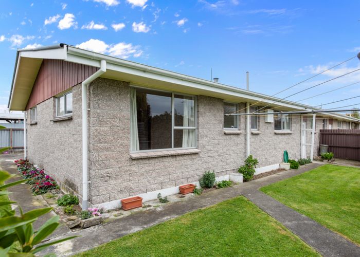  at 2/14 Glover Crescent, Blenheim