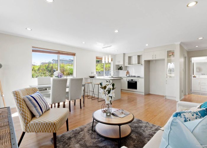  at 40 Arrowsmith Drive, Flat Bush, Manukau City, Auckland
