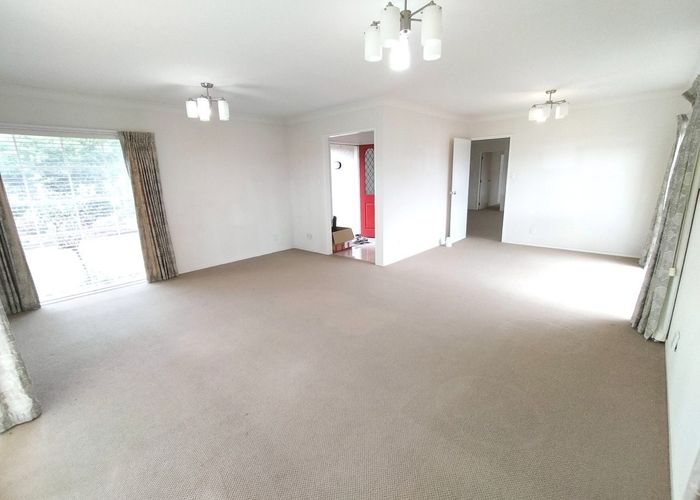  at 20 Carriage Close, Northpark, Auckland