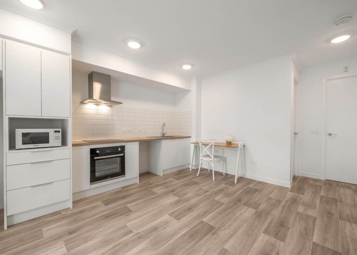  at 104/5 Tobruk Road, Panmure, Auckland City, Auckland