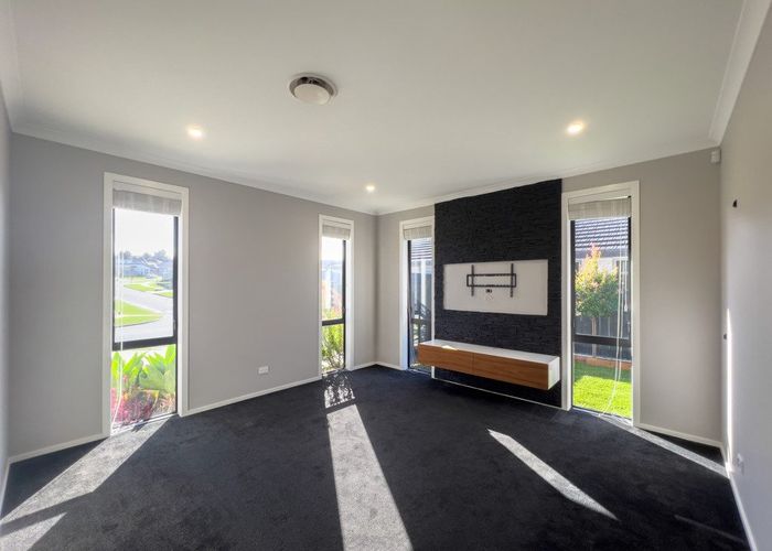  at 83 Cumberland Drive, Flagstaff, Hamilton