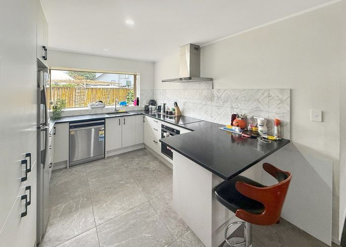  at 5 Enuamanu Road, Favona, Manukau City, Auckland