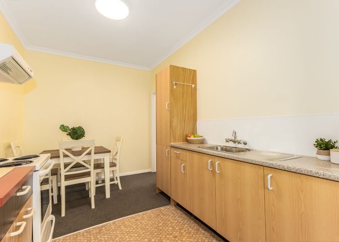  at 2/22 Ludlam Crescent, Woburn, Lower Hutt, Wellington