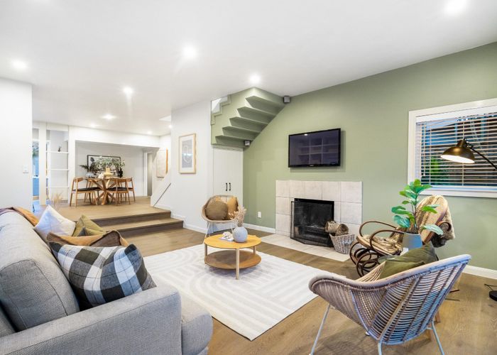  at 17 Wernham Place, Northcote, Auckland