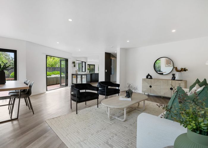  at 659A Beach Road, Rothesay Bay, North Shore City, Auckland