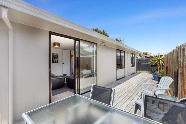  at 2/8 Marinich Drive, Ranui, Waitakere City, Auckland