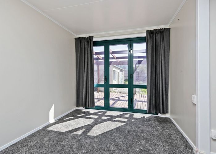  at 8 Bristol Place, Flaxmere, Hastings