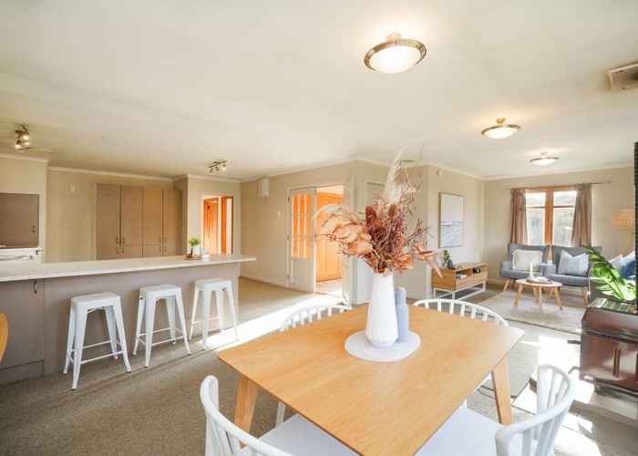  at 8 Mahuri Road, Otatara