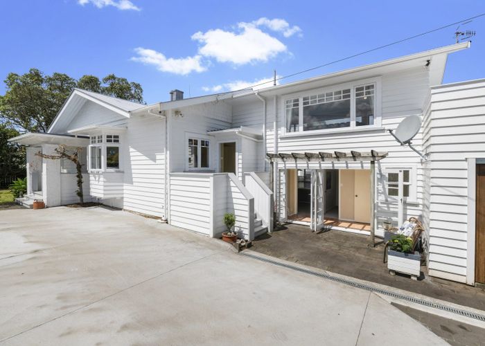  at 9 Bruce Street, Northcote Point, Auckland
