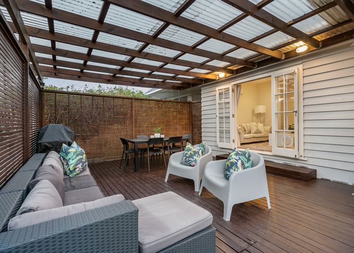  at 2/137 Abbotts Way, Remuera, Auckland