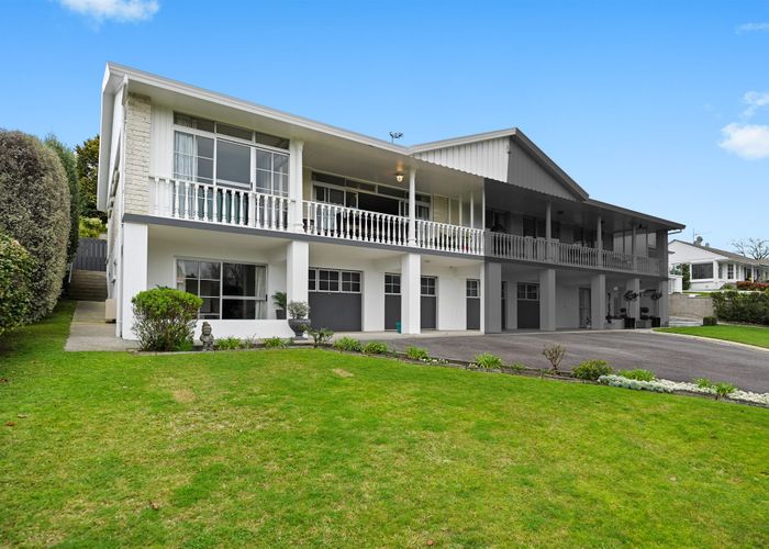  at 9 St Andrews Terrace, St Andrews, Hamilton