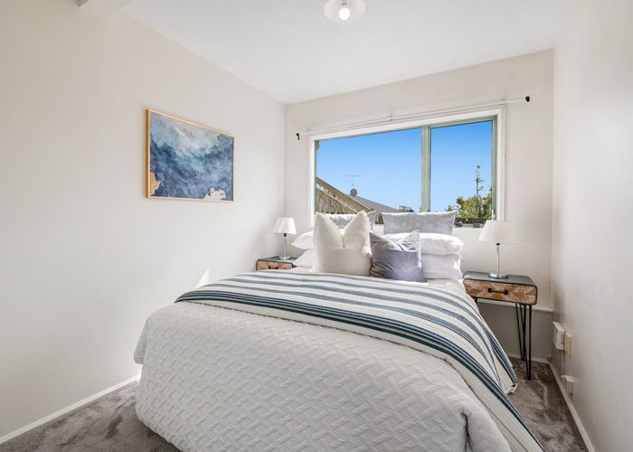  at 1/3 Jumento Place, Unsworth Heights, North Shore City, Auckland