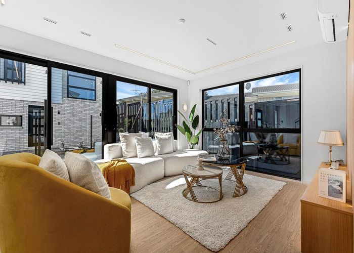  at 7D Sirius Place, Botany Downs, Manukau City, Auckland