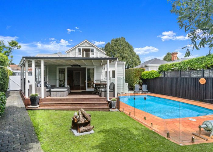  at 2 Ewen Alison Avenue, Devonport, Auckland