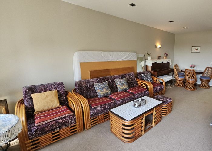  at B305/525 East Coast Road, Browns Bay, North Shore City, Auckland
