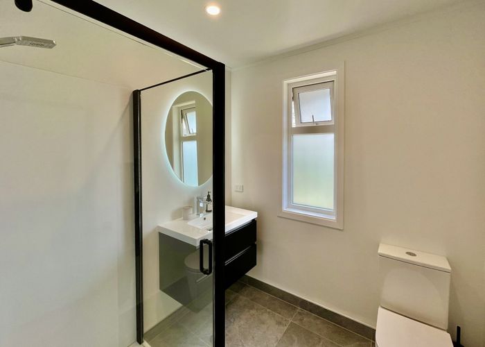  at 4/23A Rutland Road, Mount Wellington, Auckland