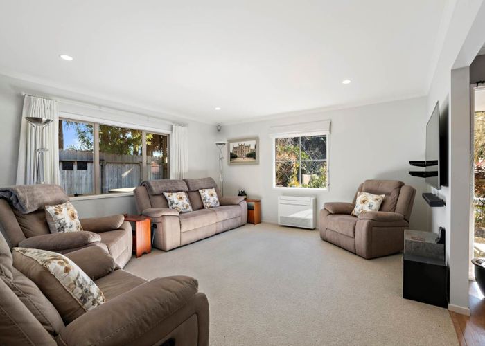  at 11 Kristin Lane, Albany, Auckland