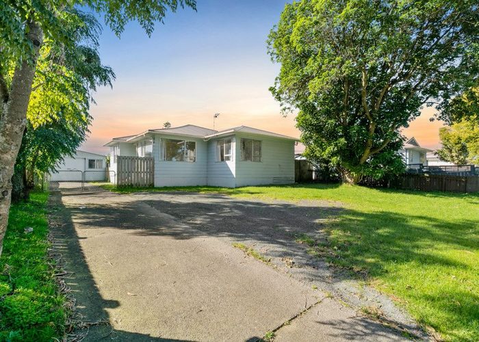  at 400 Roscommon Road, Manurewa, Manukau City, Auckland