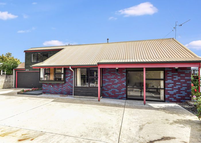  at 247B Dey Street, Hamilton East, Hamilton