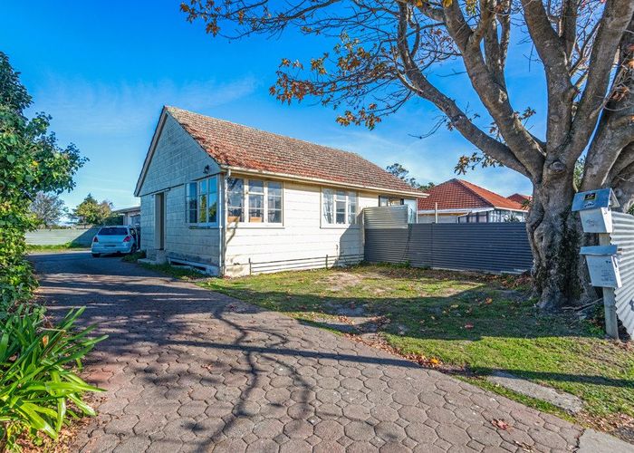  at 32 Thames Street, Roslyn, Palmerston North