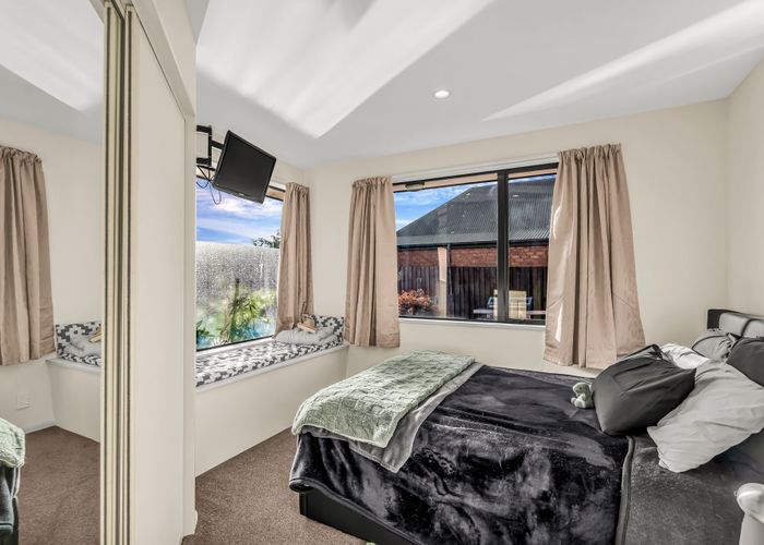  at 10 Courtfield Close, Parklands, Christchurch City, Canterbury