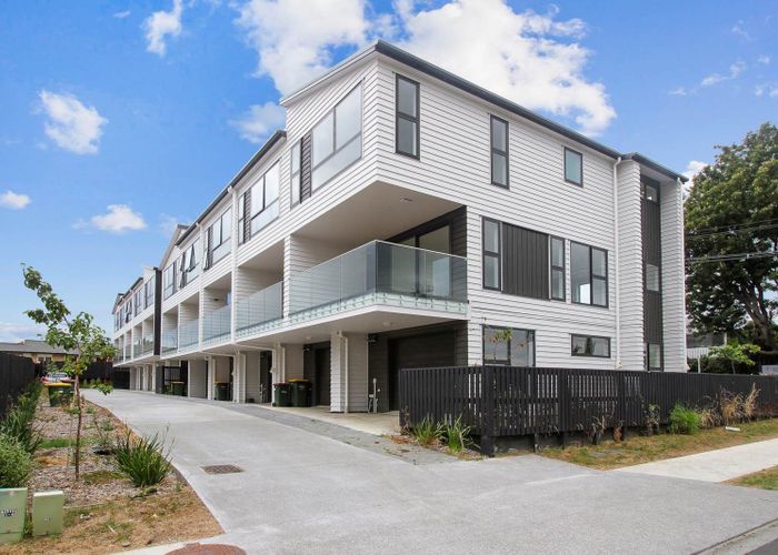  at Lot 2/ 2 Fairview Road, Papatoetoe, Manukau City, Auckland