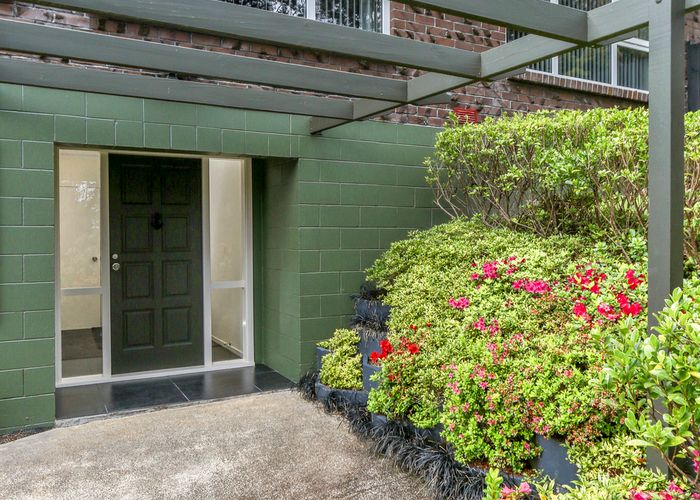  at 83 Woodfern Crescent, Titirangi, Auckland