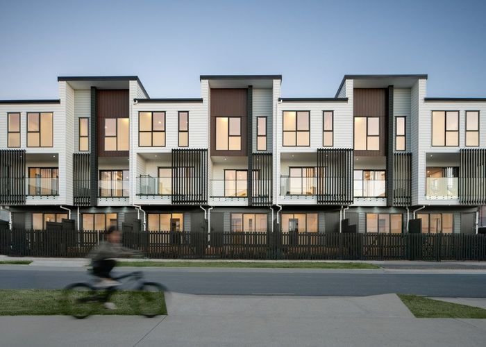  at 5/10 Scott Road, Hobsonville, Waitakere City, Auckland