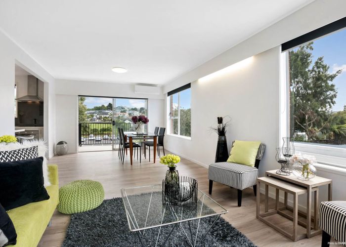  at 1/506 East Coast Road, Windsor Park, Auckland
