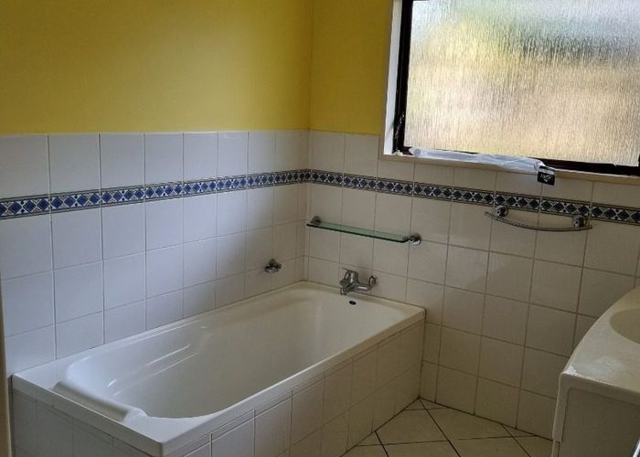  at 42 Barnhill Crescent, Papakura, Papakura, Auckland