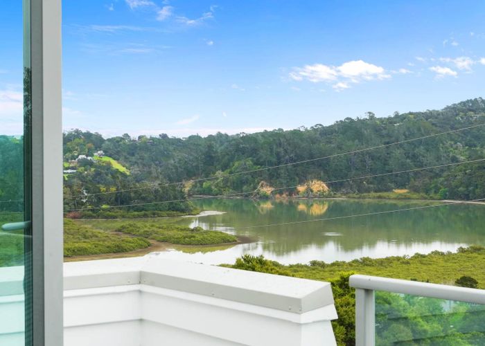  at 122 Kittiwake Drive, Albany, North Shore City, Auckland