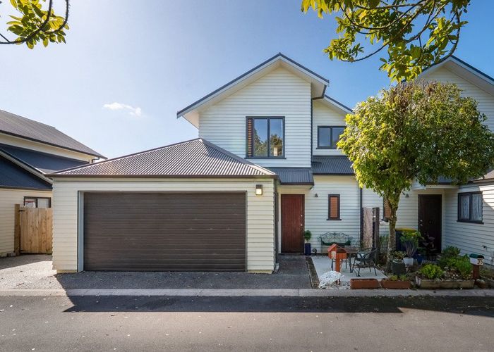  at 30/11 The Avenue, Albany, North Shore City, Auckland