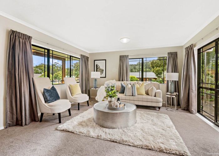  at 6 Syracuse Place, Albany, Auckland