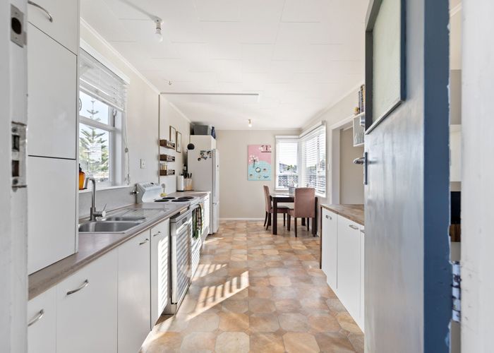  at 15 Sinclair Avenue, Highbury, Palmerston North, Manawatu / Whanganui