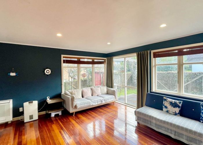  at 2/8 Belmont Terrace, Milford, Auckland