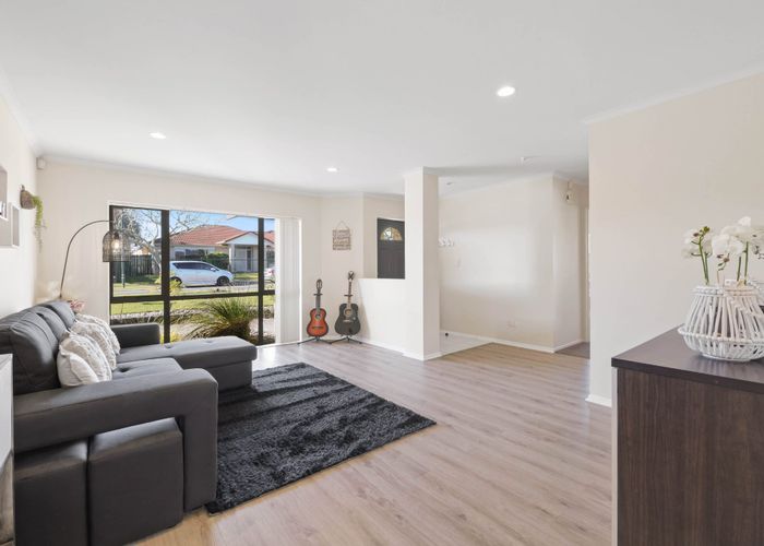  at 18 Brittany Drive, Henderson, Waitakere City, Auckland