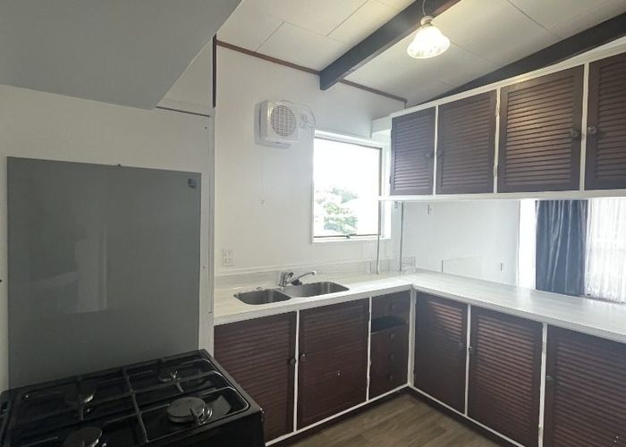  at 2 Mervyn Place, Plimmerton, Porirua, Wellington