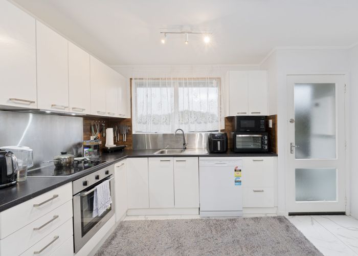  at 69 Kemp Road, Massey, Waitakere City, Auckland