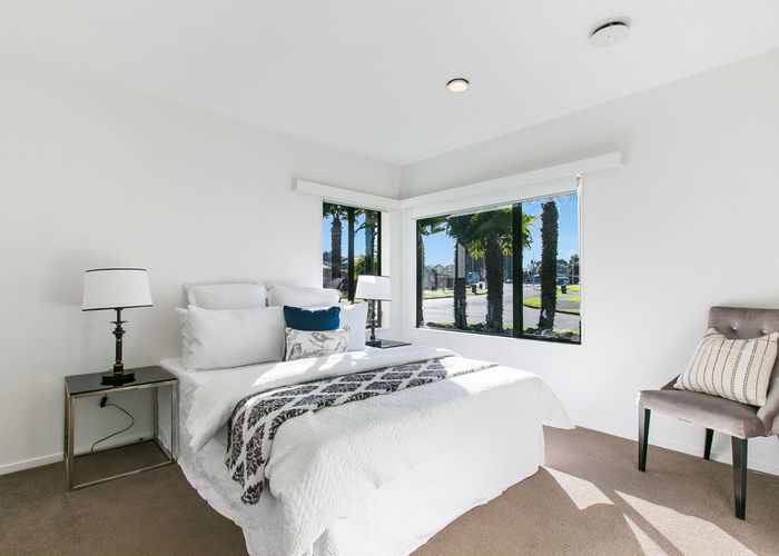  at 1 Paradise Place, Pakuranga Heights, Auckland