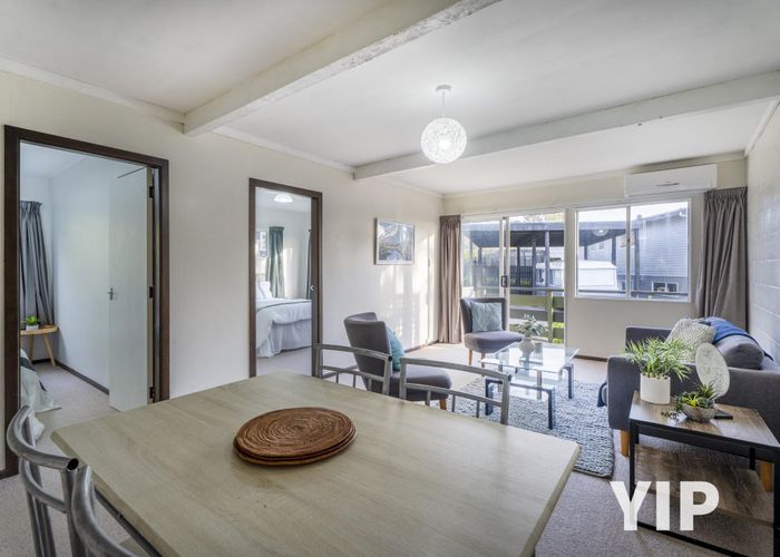  at 2/15 Bloomsbury Grove, Newlands, Wellington