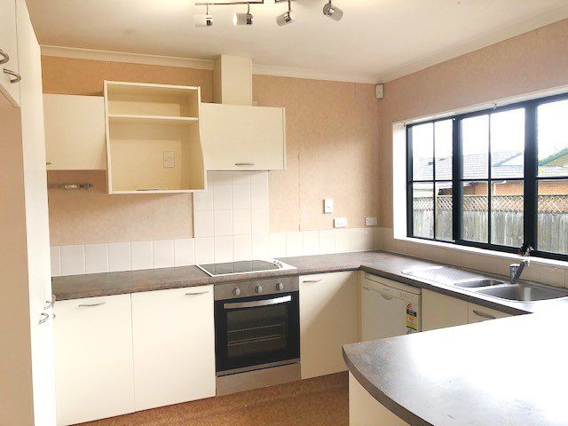  at 8 Cottesmore Place, Huntington Park, Manukau City, Auckland