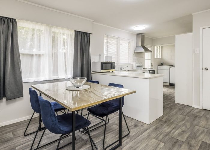  at 2/95 Panama Road, Mount Wellington, Auckland