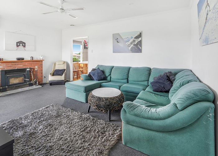  at 14 Larnach Street, Saint Andrews, Hamilton