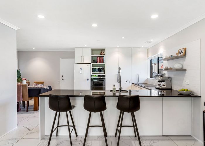 at 3 Evanda Crescent, Conifer Grove, Takanini