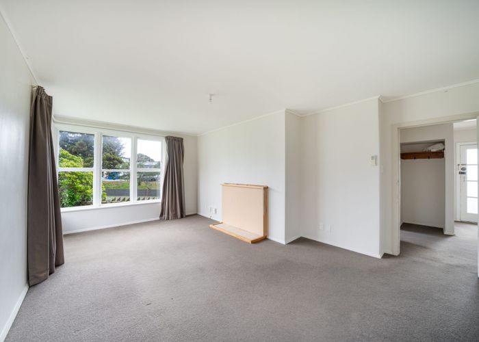  at 2 Hukatai Street, Elsdon, Porirua, Wellington