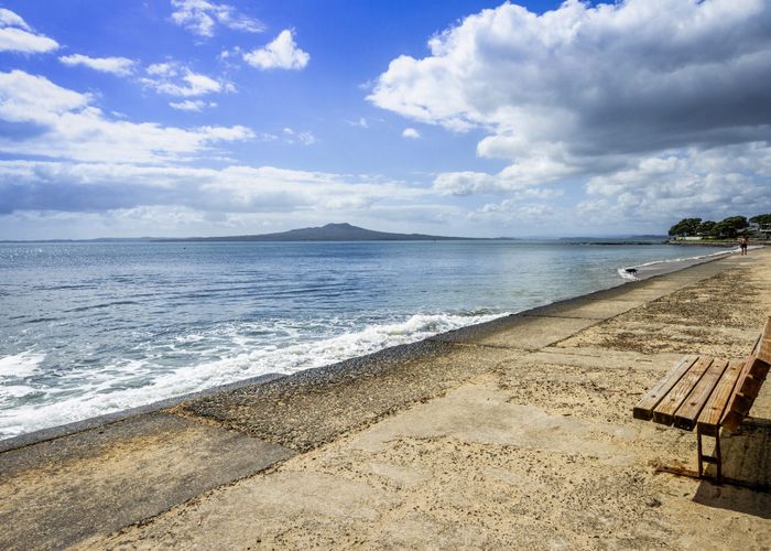  at 31 Ocean View Road, Milford, Auckland