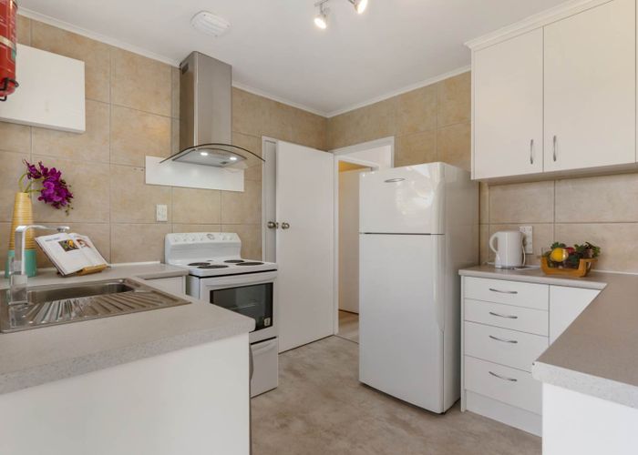  at 2/235 Marua Road, Mount Wellington, Auckland