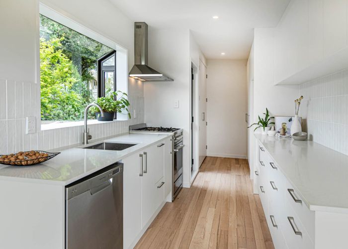  at 19 Holt Avenue, Torbay, Auckland