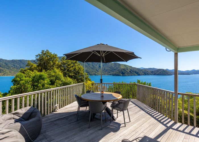 at 2069 Queen Charlotte Drive, Picton