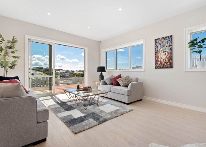 at 48 McWhirters Farm Lane, Massey, Auckland